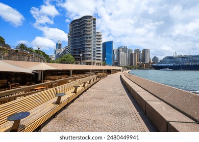 冉冉姑娘vlog：探索生活中的小确幸与成长故事